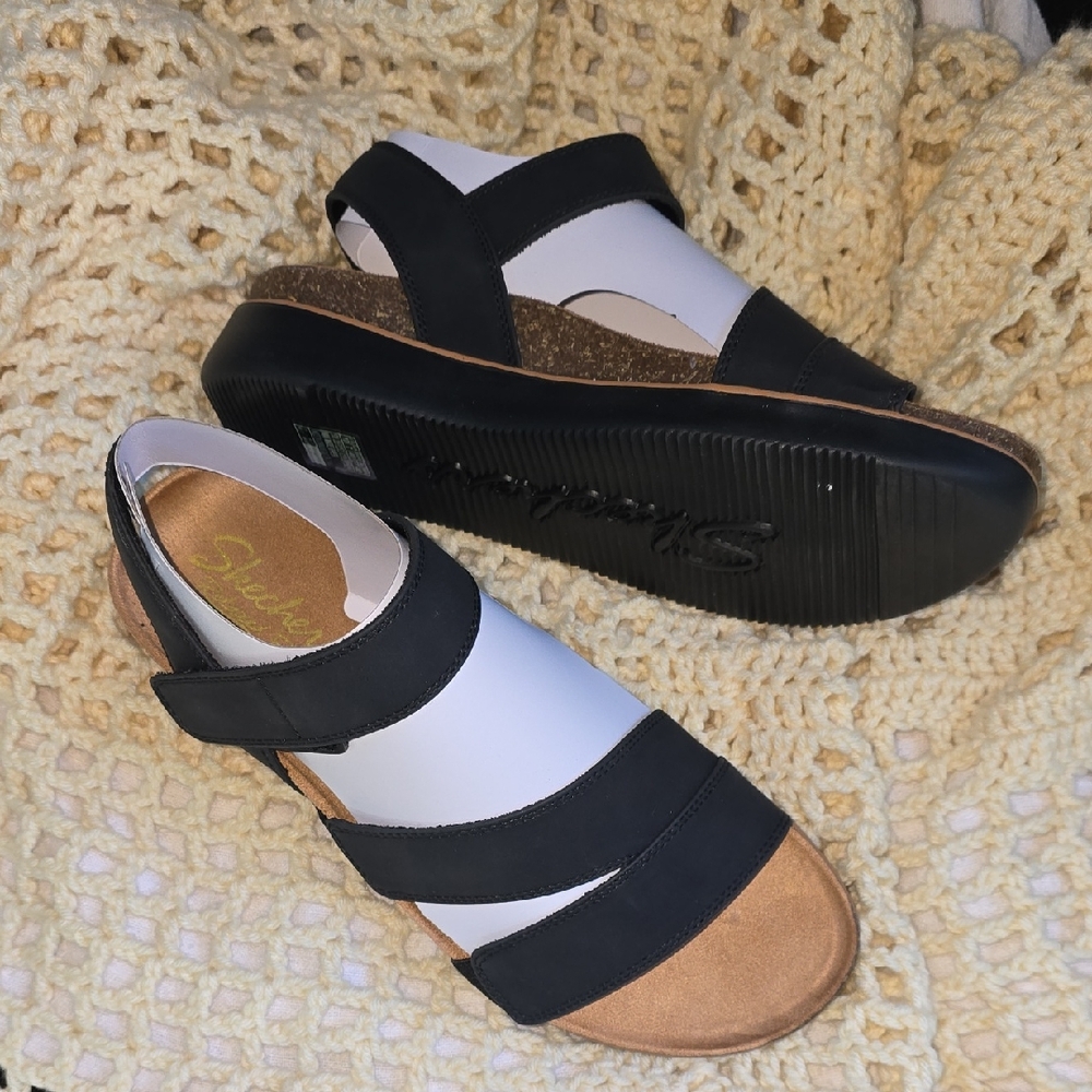 Skechers Women's Black Adjustable Strap Sandals With Memory Foam Size 10.